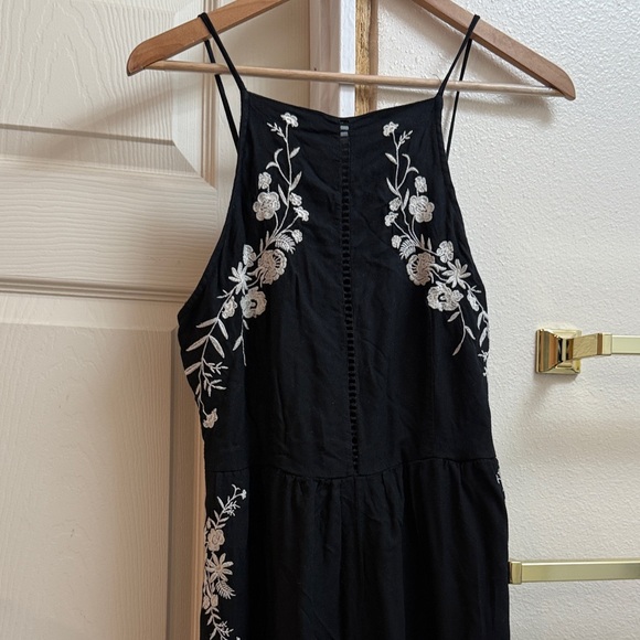 American Eagle Outfitters Black Jumpsuit with White Floral Embroidery - Picture 2 of 11